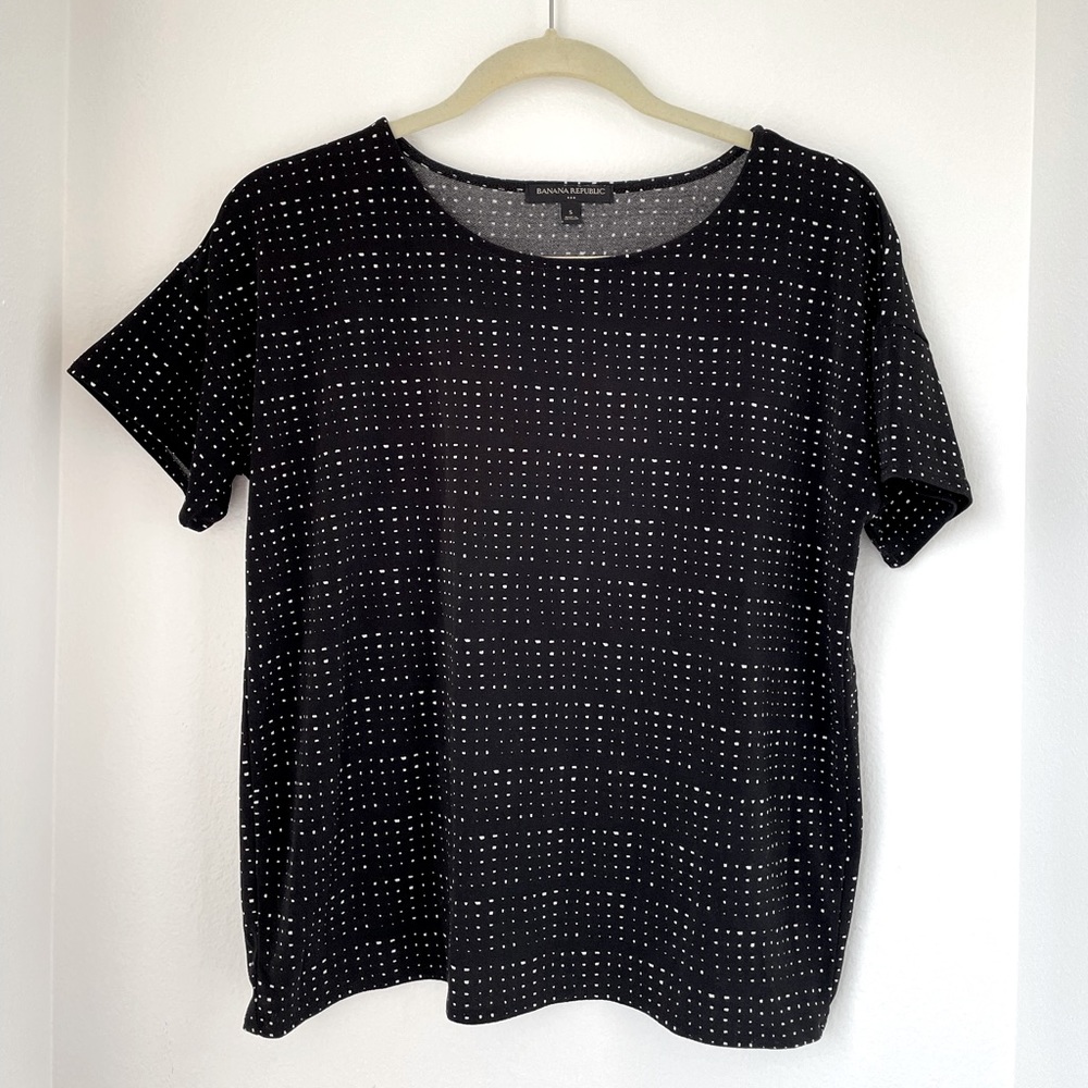 Banana Republic top size small, black & white